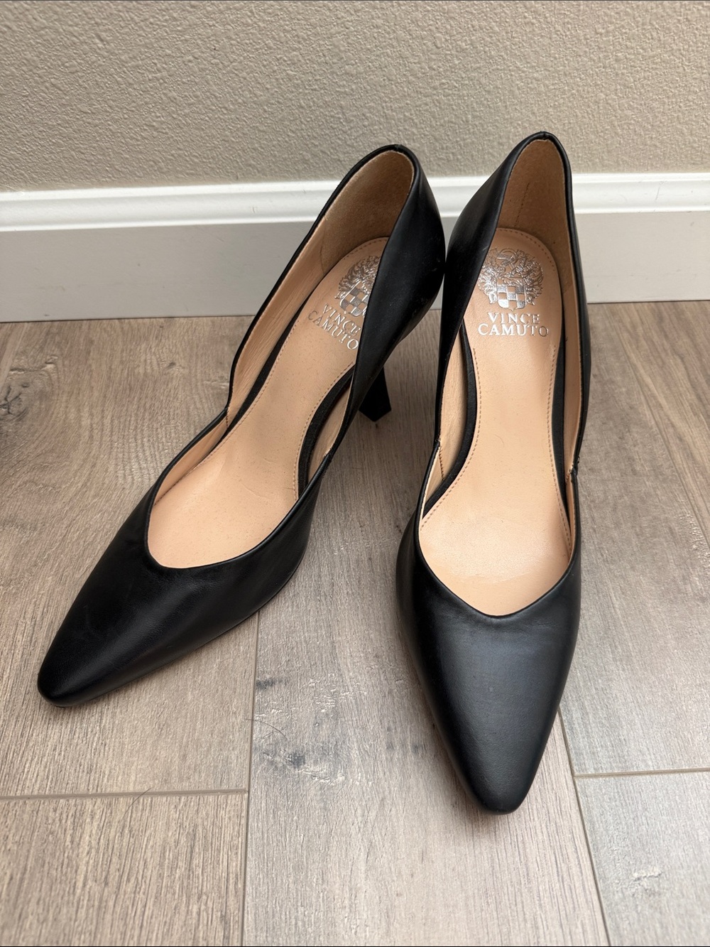 Vince Camuto Black Pointed-Toe Leather Pumps - Picture 2 of 4